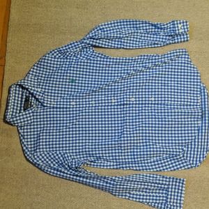 Men's polo Ralph Lauren performance button down with embroide country club logo.